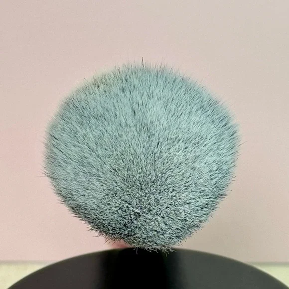 ilo cosmetics x beauty finds liquid and cream foundation makeup brush - Picture 3 of 3